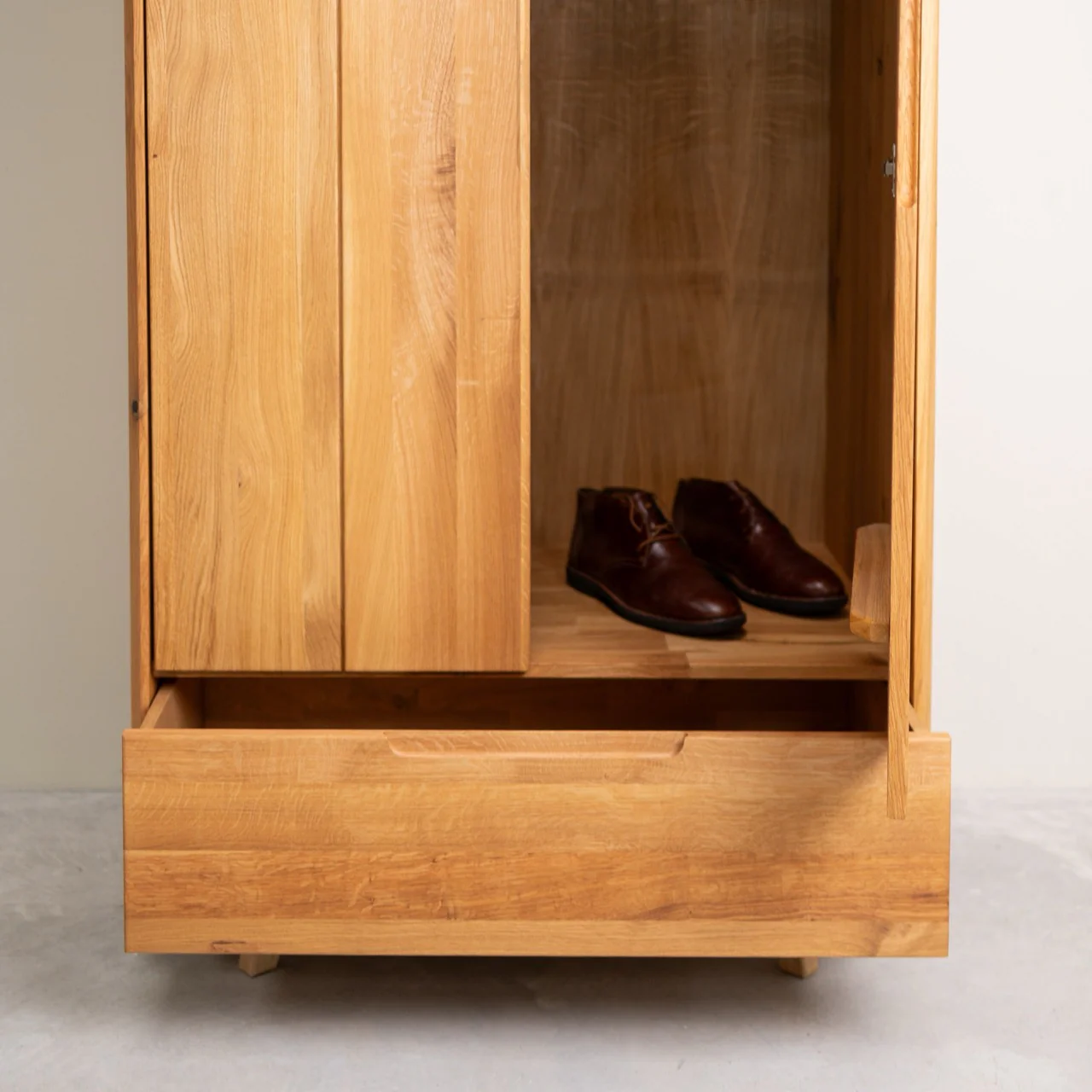 Armoire 2 portes en bois massif de chêne Genève - NordicStory - Image 4