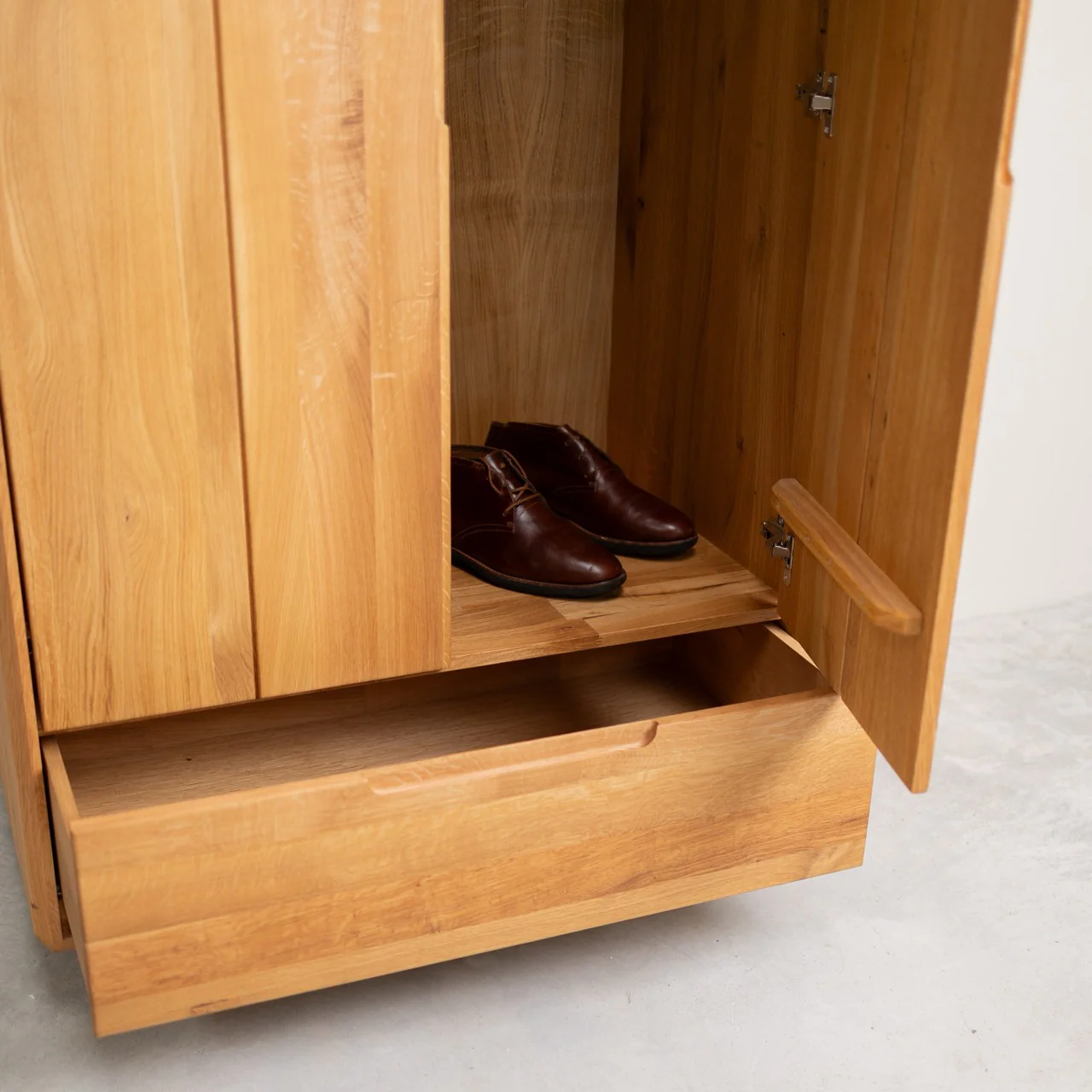 Armoire 2 portes en bois massif de chêne Genève - NordicStory - Image 5
