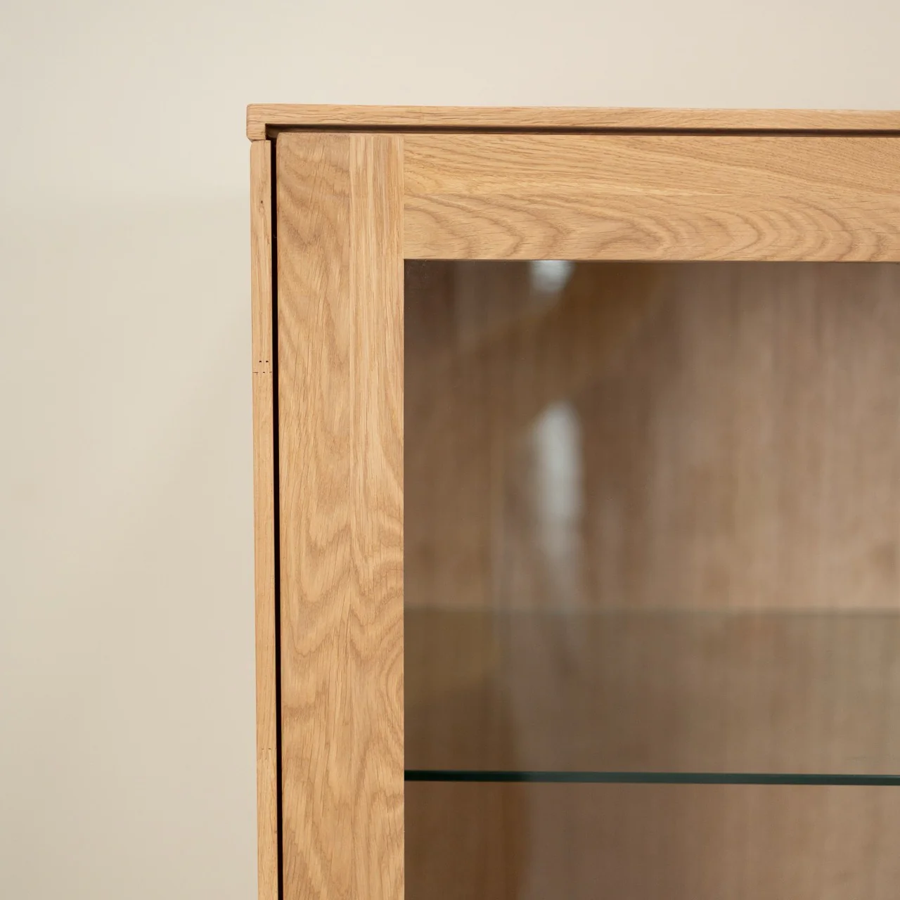 Buffet vitrine en bois massif de chêne Escandi Atelier 3 - NordicStory - Image 7