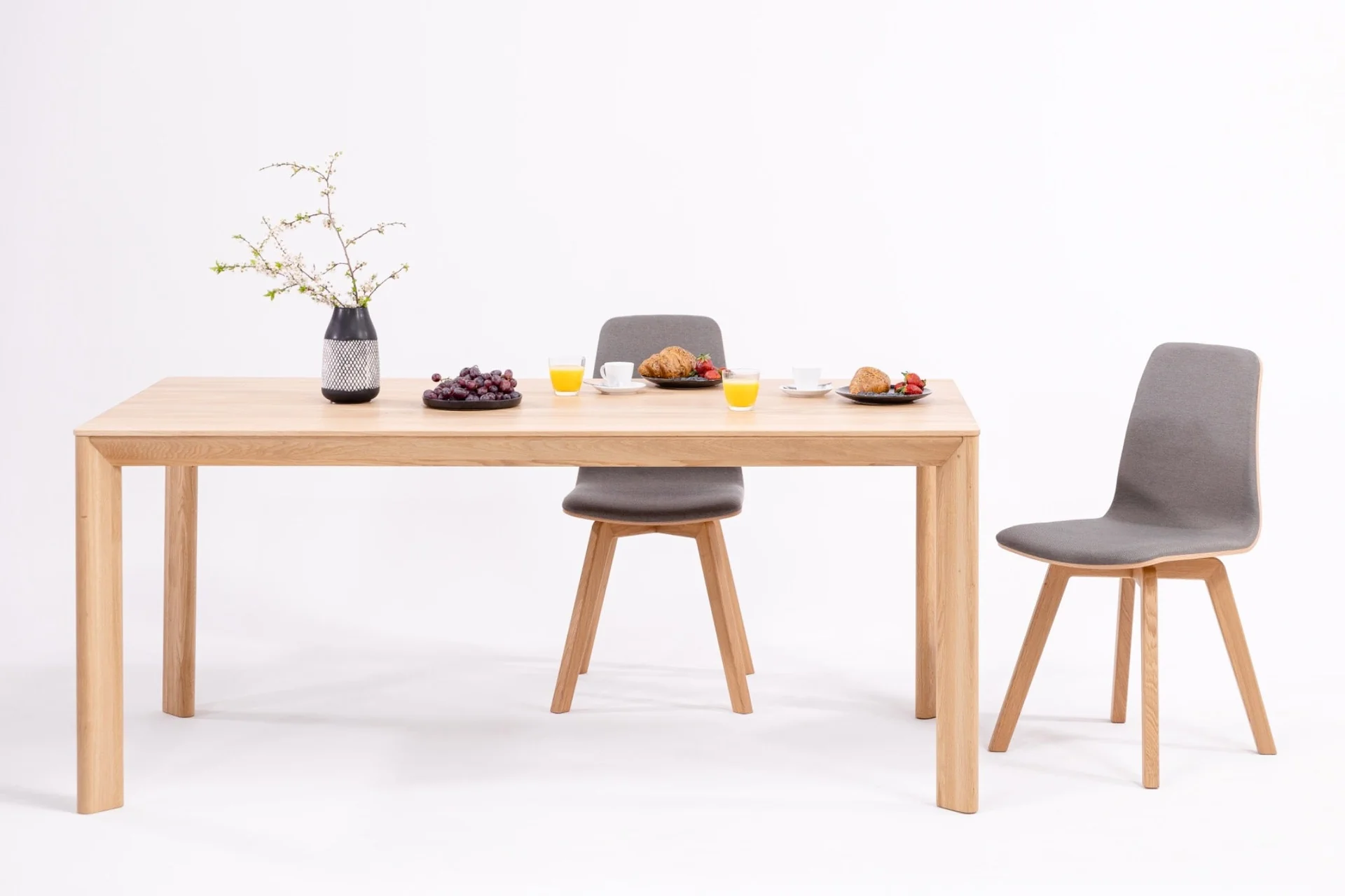 Table à manger extensible en bois massif DITA - KARPIS - Image 5