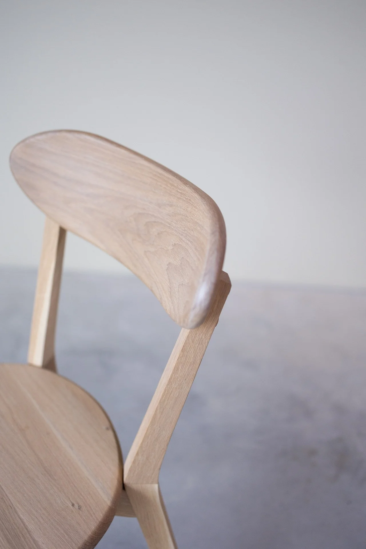 Chaise de salle à manger en bois massif de chêne Isku – Lot de 2 ou 4 chaises - NordicStory - Image 12