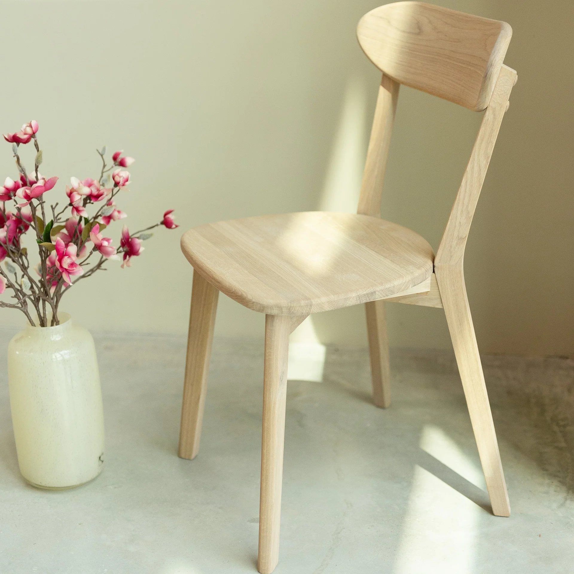 Chaise de salle à manger en bois massif de chêne Isku – Lot de 2 ou 4 chaises - NordicStory - Image 14