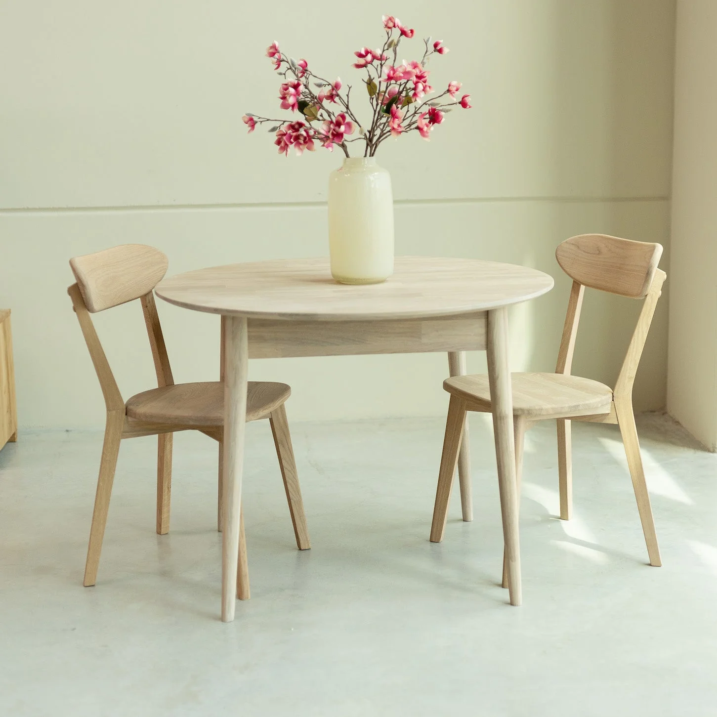 Chaise de salle à manger en bois massif de chêne Isku – Lot de 2 ou 4 chaises - NordicStory - Image 15