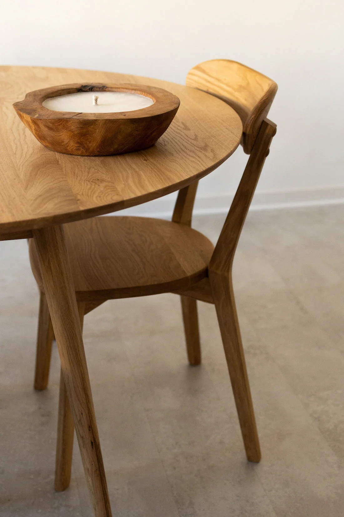 Chaise de salle à manger en bois massif de chêne Isku – Lot de 2 ou 4 chaises - NordicStory - Image 5