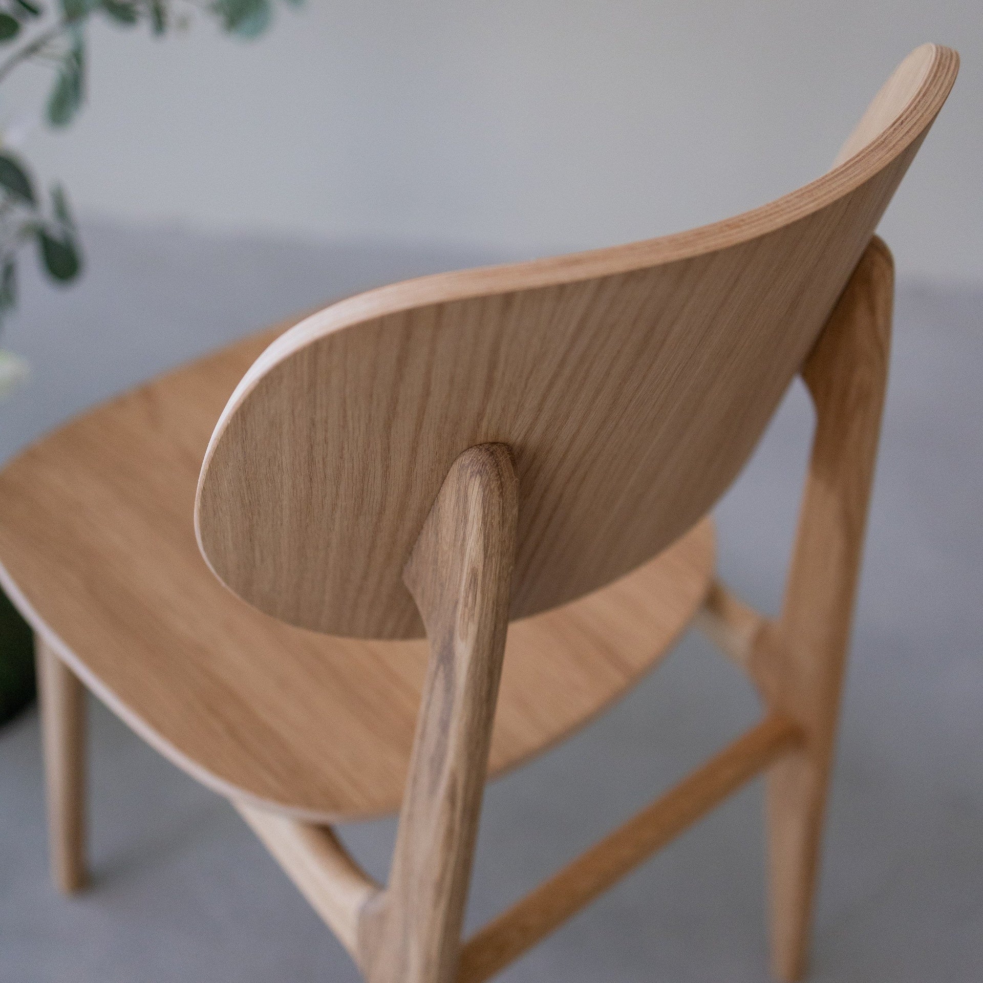 Chaise de salle à manger en bois massif de chêne Varde – Lot de 2 ou 4 chaises - NordicStory - Image 4