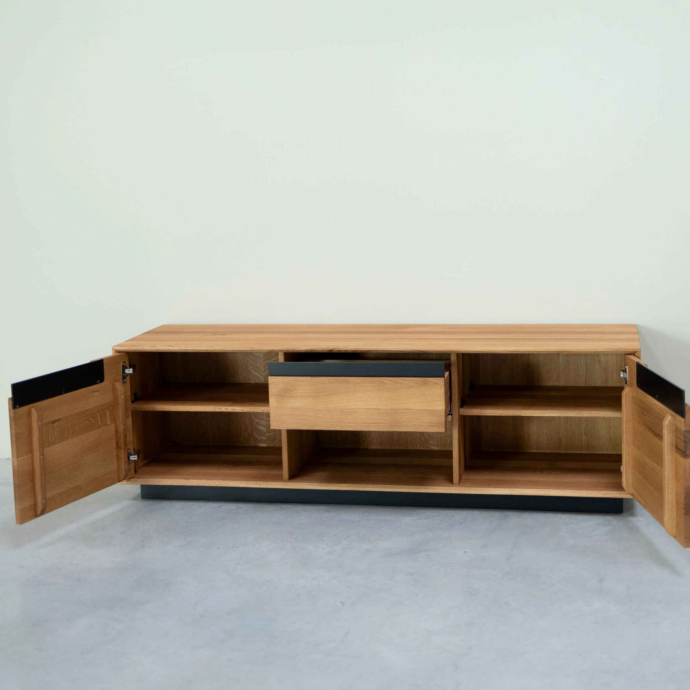 Meuble TV en bois massif de chêne Bremen - NordicStory - Image 6