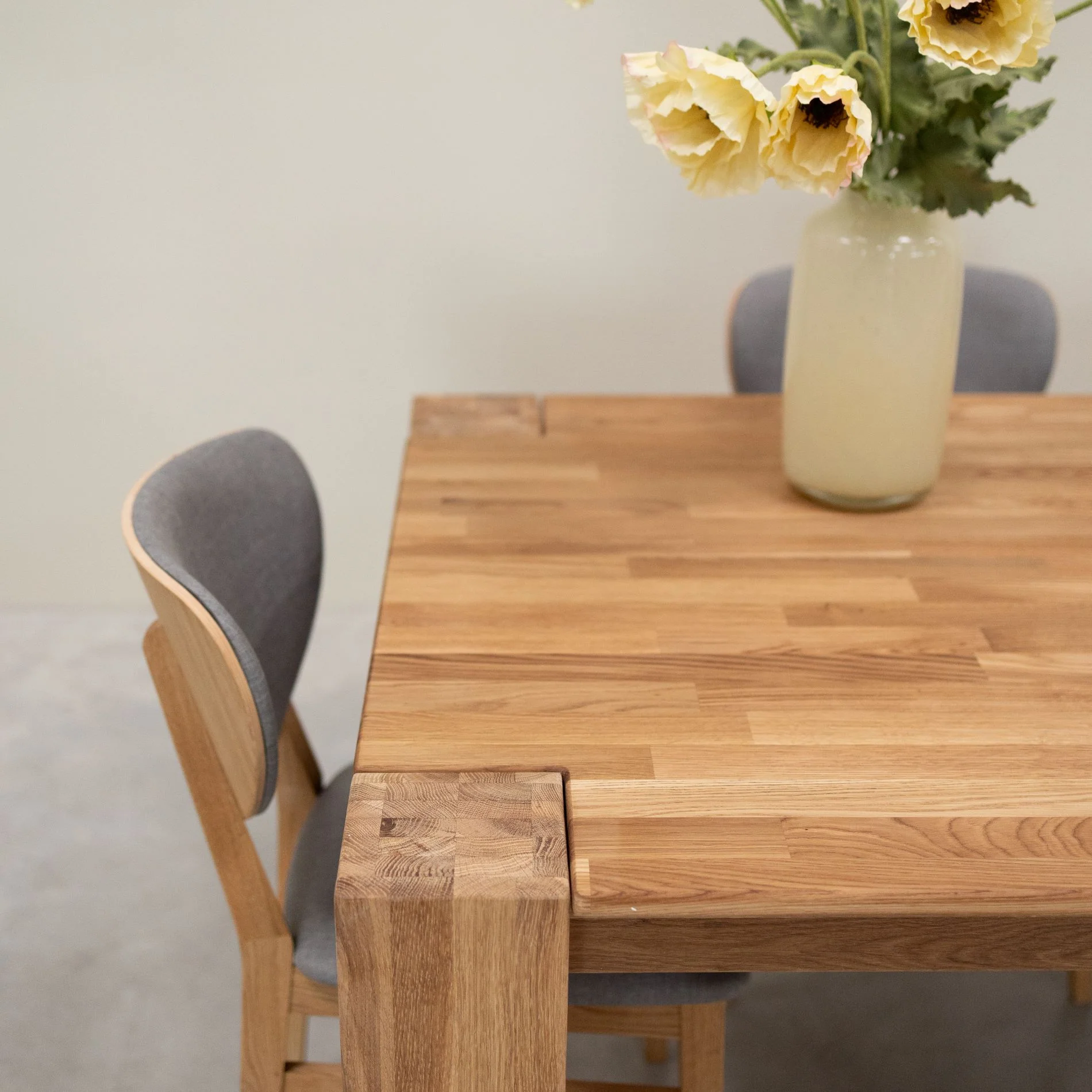 Table à manger en bois massif de chêne Mauritz 3 - NordicStory - Image 3
