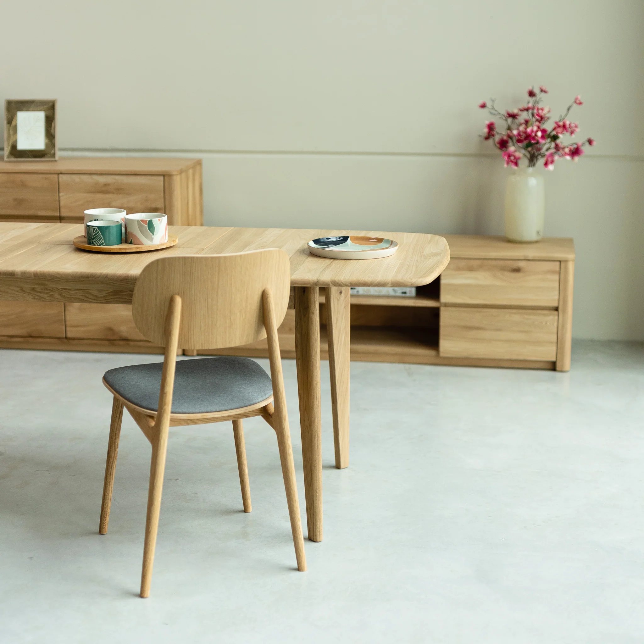 Table à manger extensible en bois massif de chêne Monty - NordicStory - Image 10