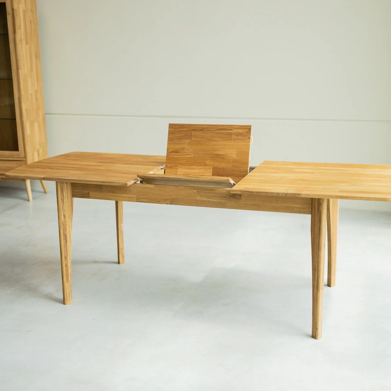 Table à manger extensible en bois massif de chêne Monty - NordicStory - Image 11