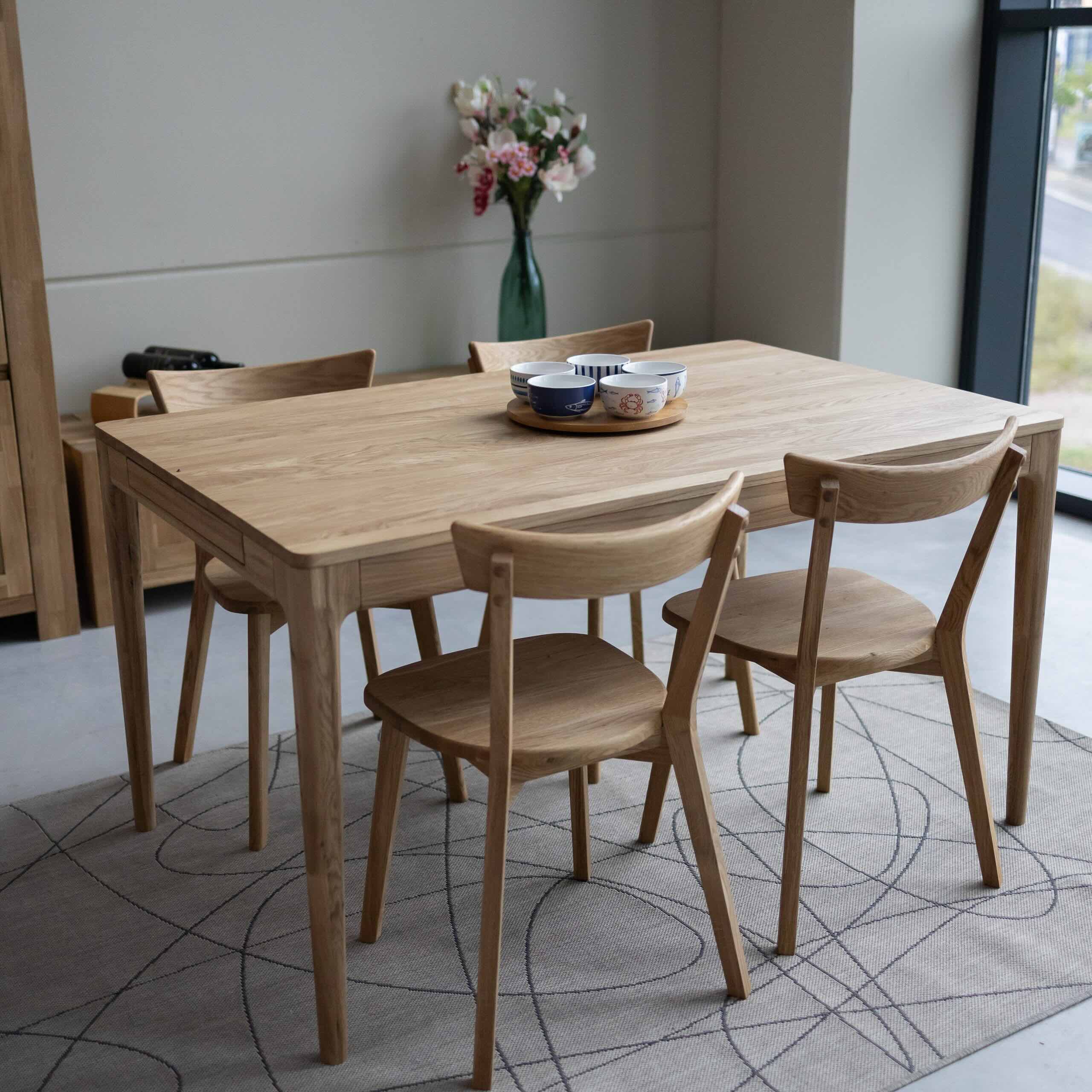 Table à manger extensible en bois massif de chêne Bergamo - NordicStory - Image 10