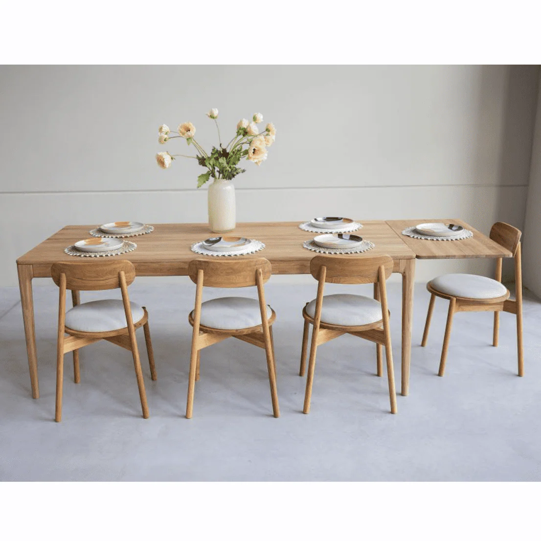 Table à manger extensible en bois massif de chêne Bergamo - NordicStory - Image 5