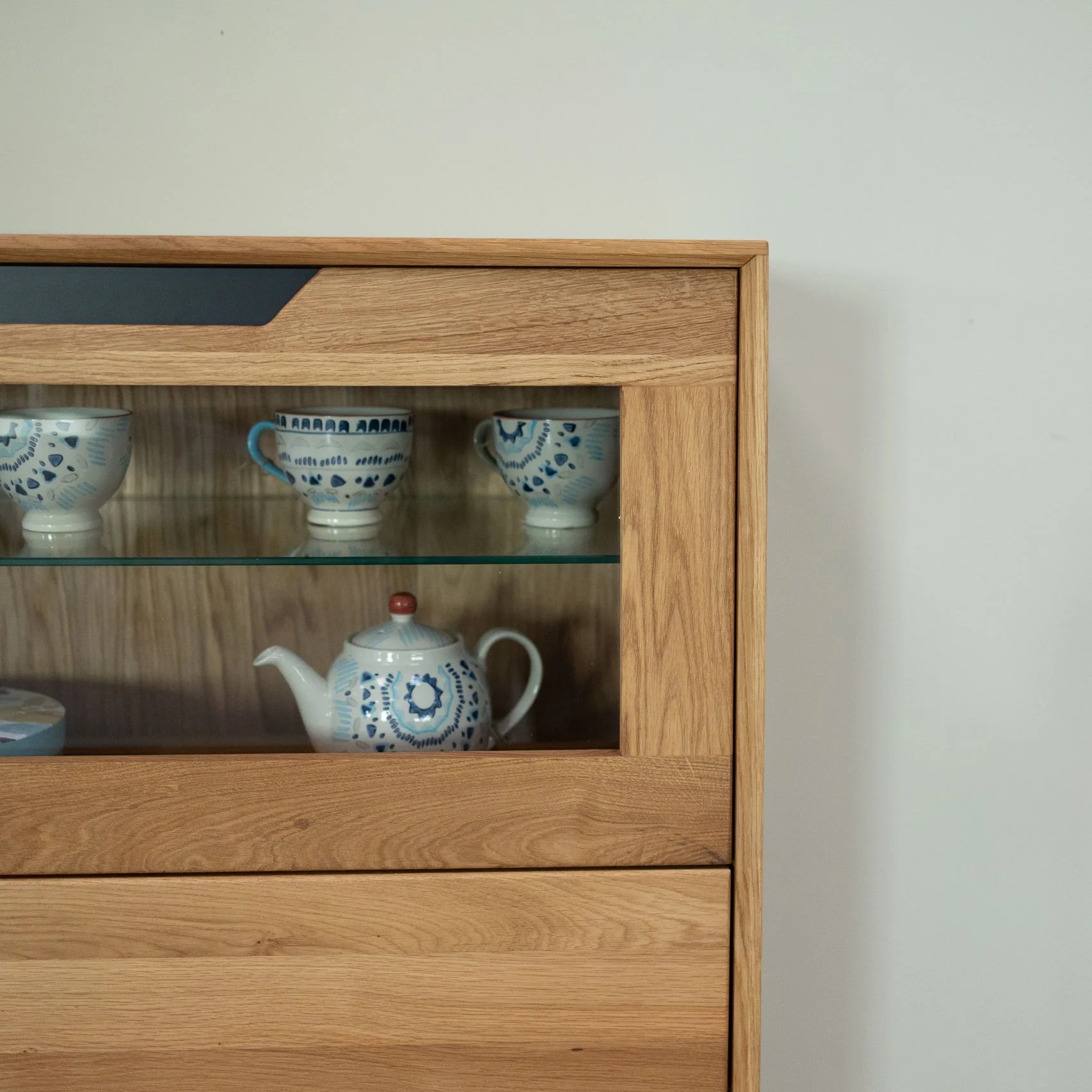 Vitrine en bois massif de chêne Bremen 3 - NordicStory - Image 7