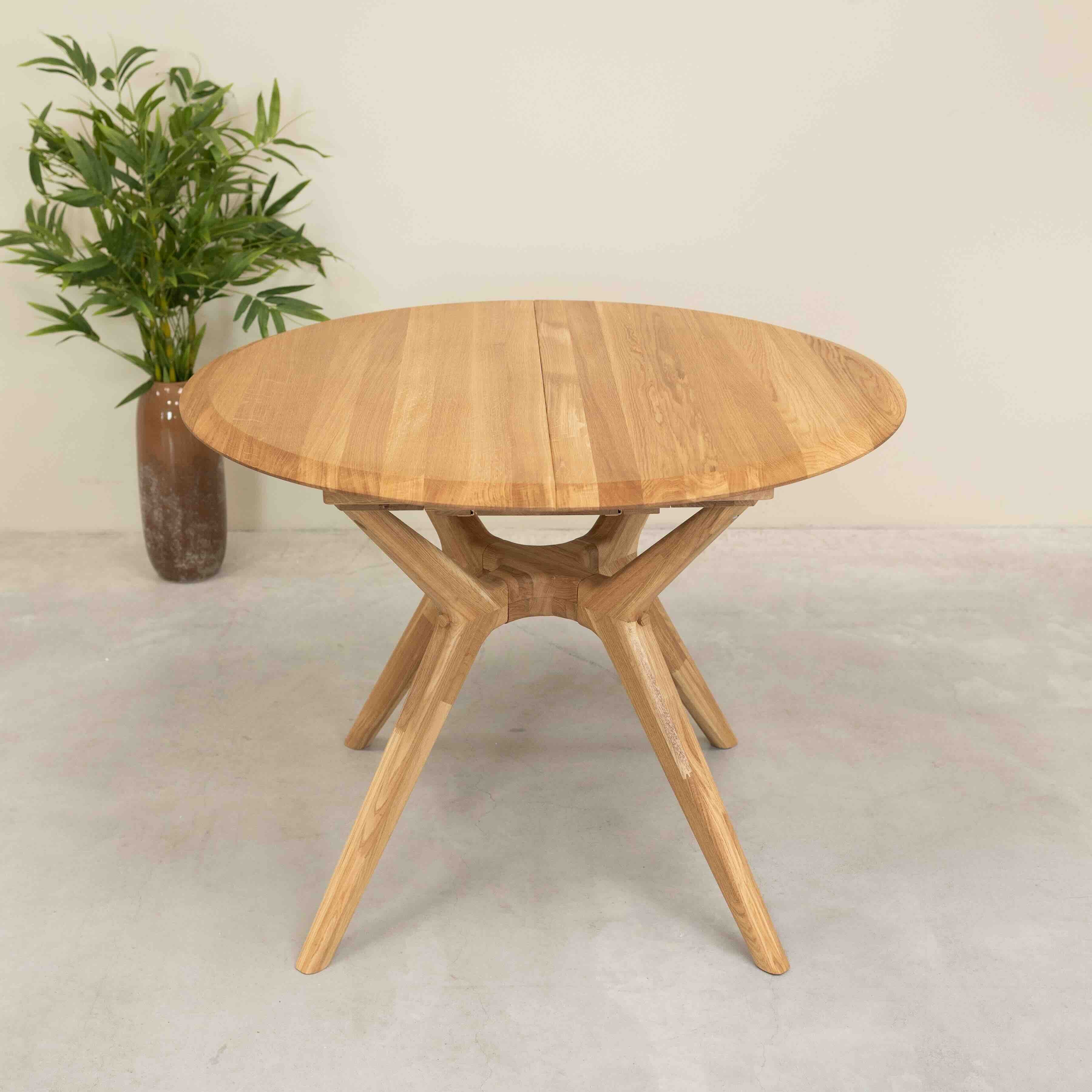Table à manger ronde extensible en bois massif de chêne Carmen - NordicStory - Image 4