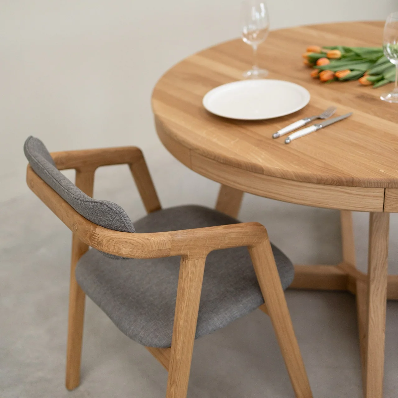 Table à manger ronde extensible en chêne massif Valence - NordicStory - Image 18