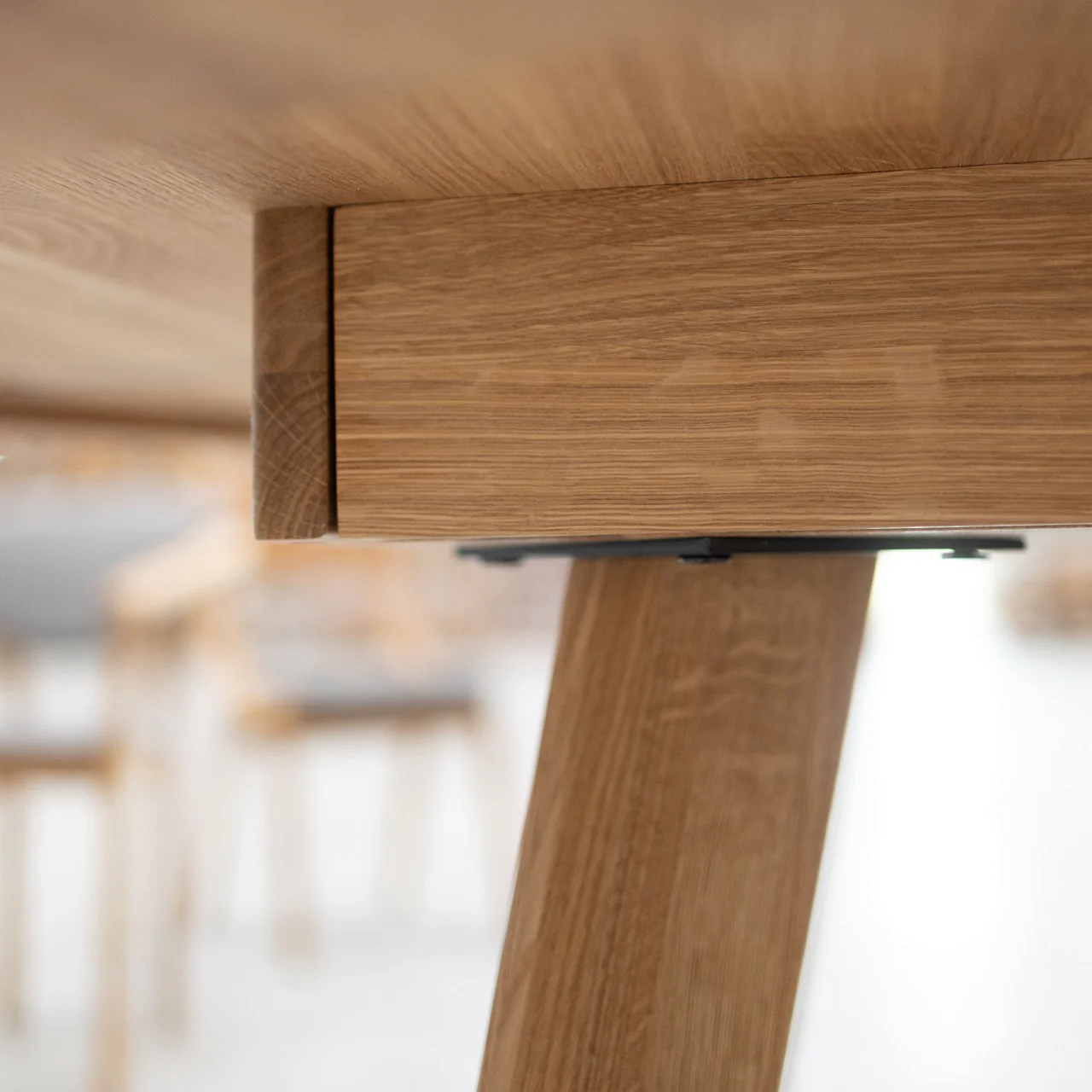 Table à manger ronde extensible en bois massif de chêne Léa - VESKOR - Image 12