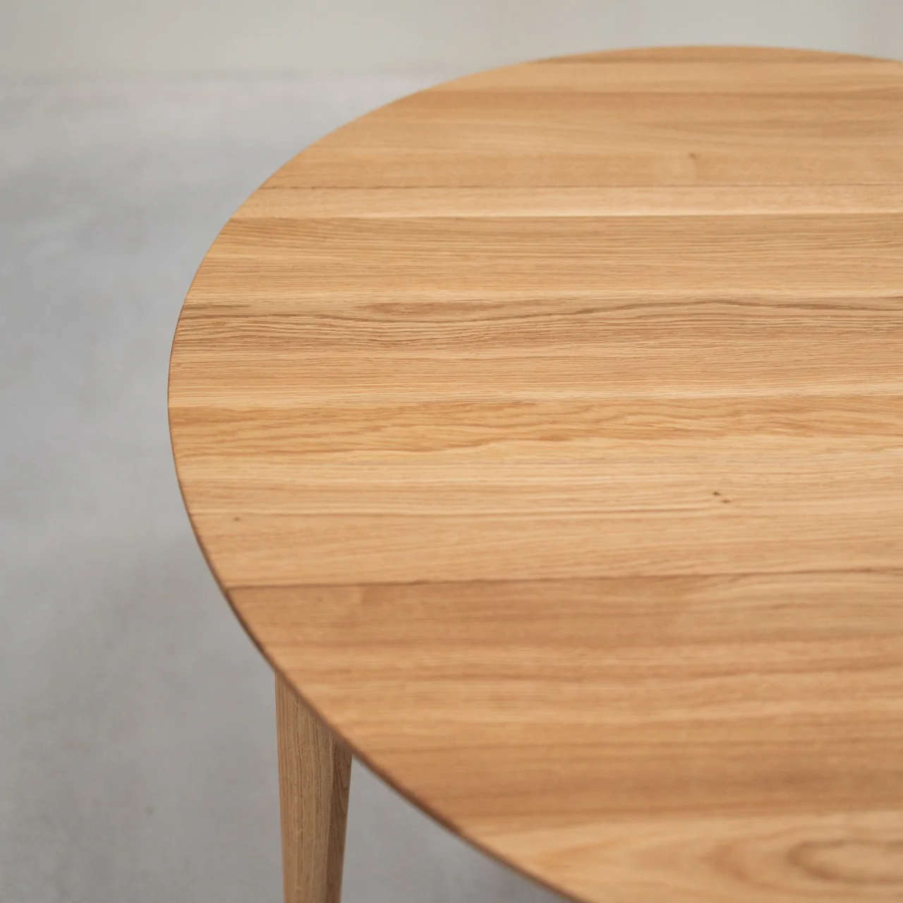 Table à manger ronde extensible en bois massif de chêne Luna - VESKOR - Image 4