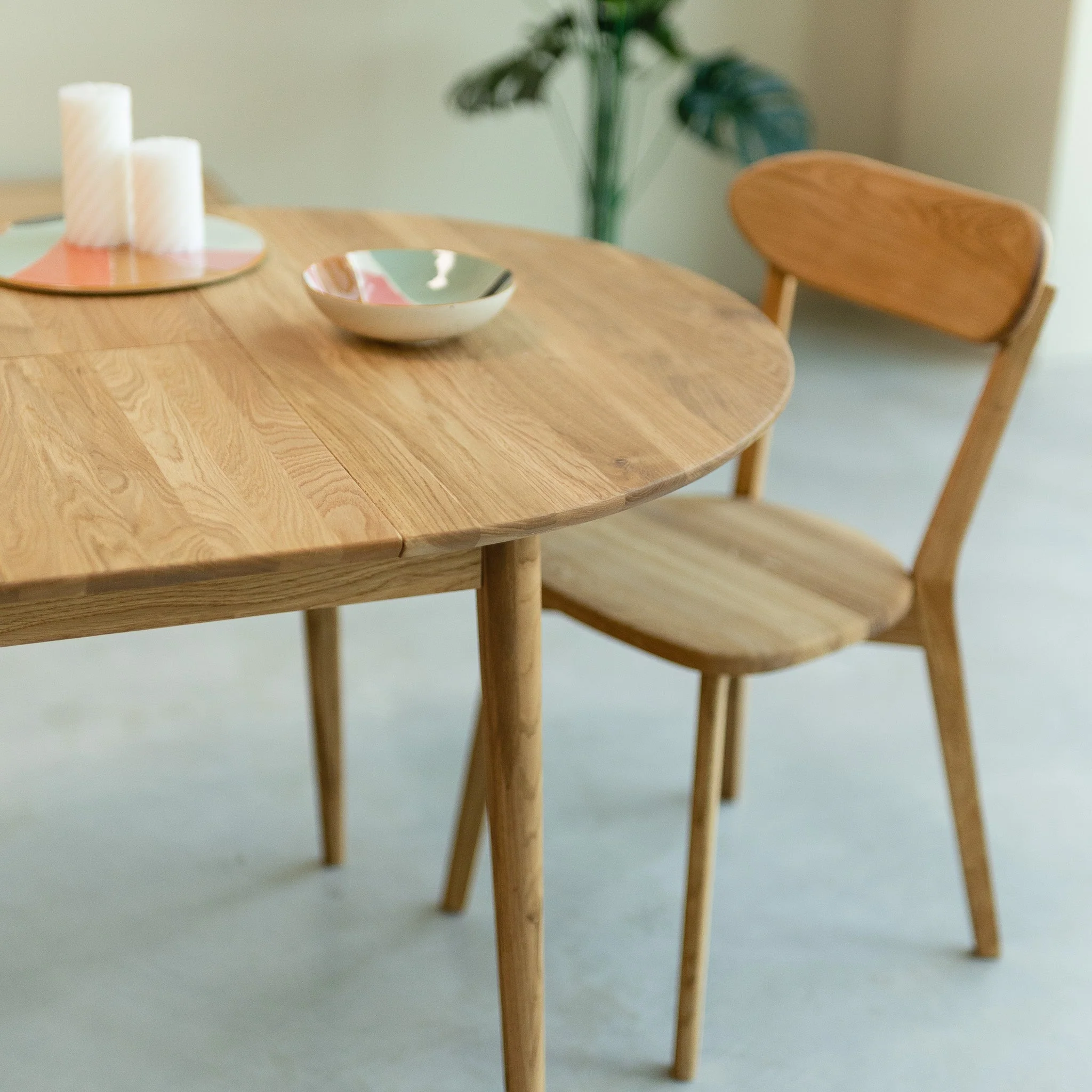 Table à manger ronde extensible en bois massif de chêne Malmo - VESKOR - Image 6