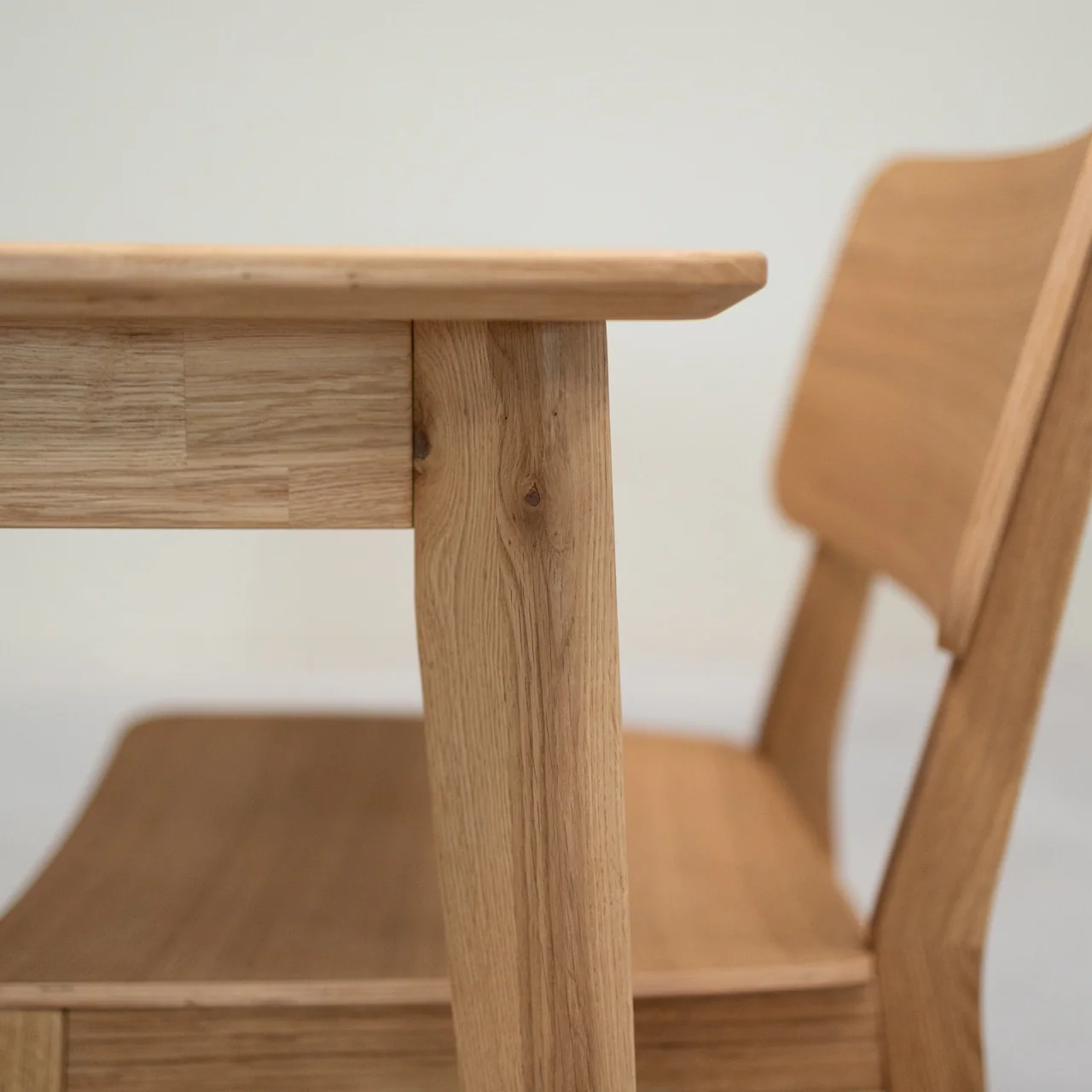 Table à manger carré en bois massif de chêne Gustaf - VESKOR - Image 6