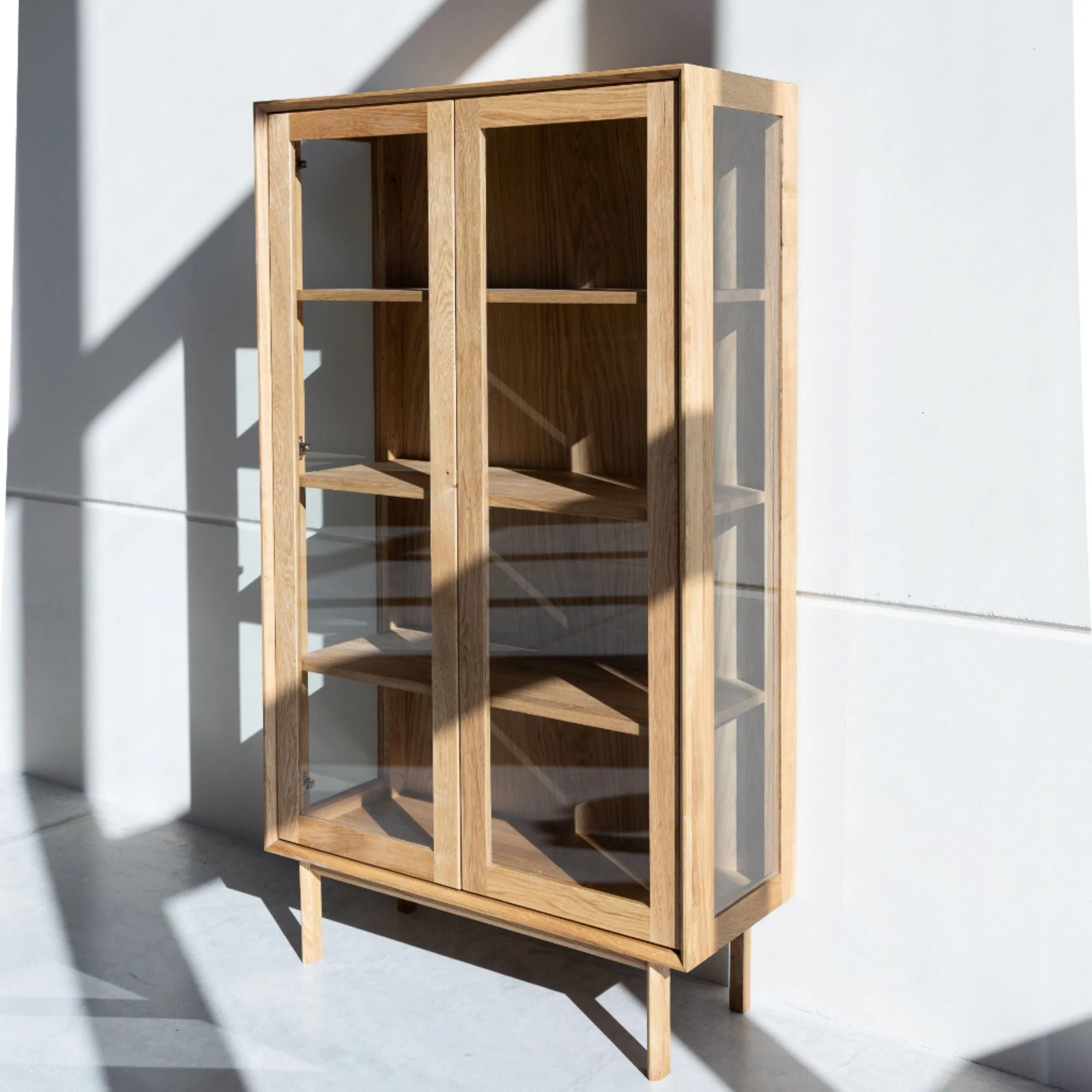 Vitrine en bois massif de chêne Kodama - VESKOR - Image 4